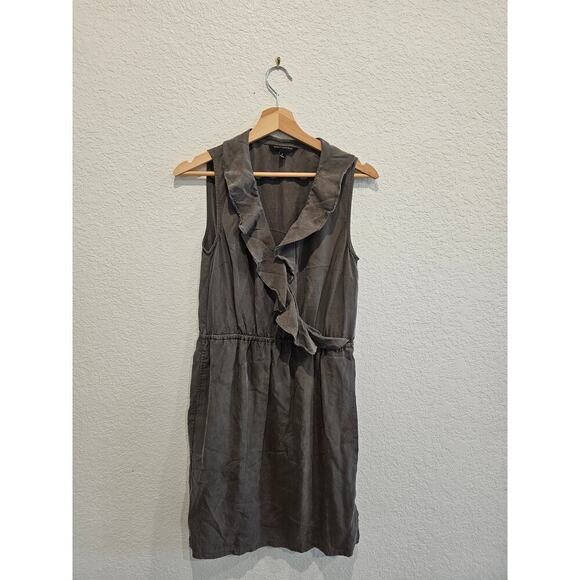 Banana Republic Dresses & Skirts - Banana Republic ties waist ruffles sleeveless olive Grey dress sz 8